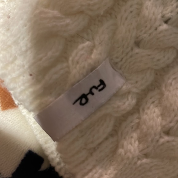 Hat - Picture 2 of 4